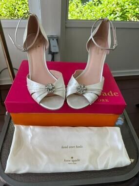 Kate Spade Medina Off-White Satin Sandals Dustbag Box Size 10 VGUC